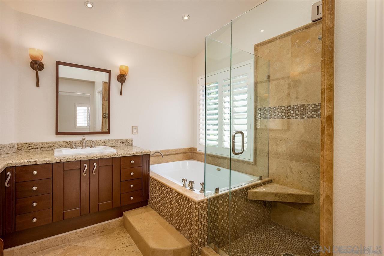 Detail Gallery Image 12 of 29 For 5251  Caminito Exquisito, San Diego,  CA 92130 - 4 Beds | 2/1 Baths