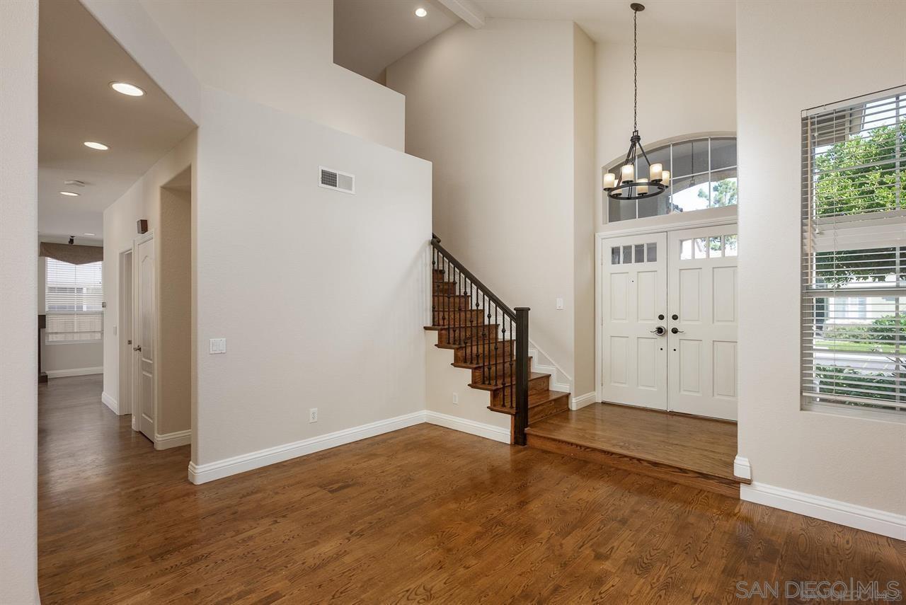 Detail Gallery Image 3 of 29 For 5251  Caminito Exquisito, San Diego,  CA 92130 - 4 Beds | 2/1 Baths