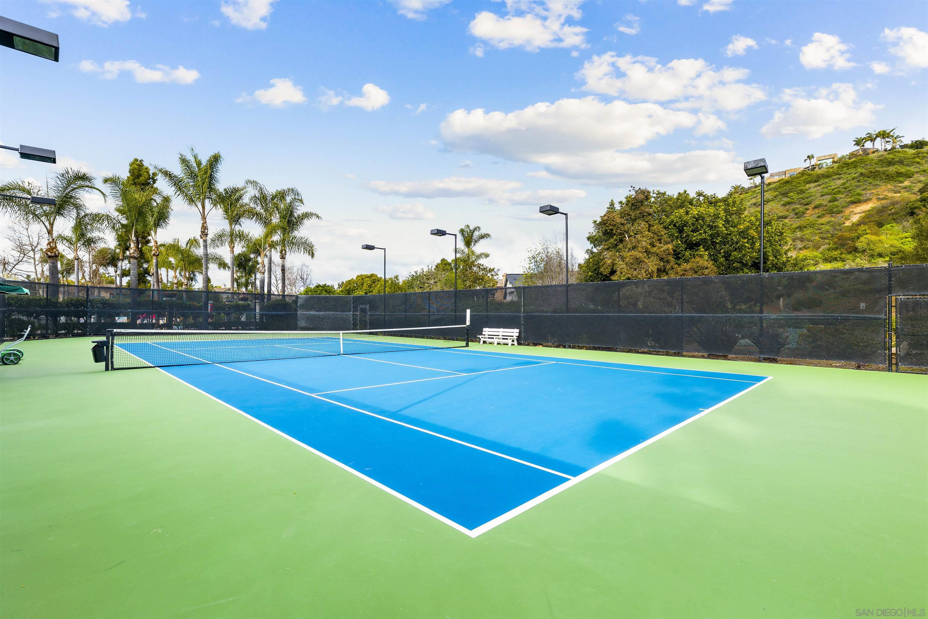 Detail Gallery Image 24 of 29 For 5251  Caminito Exquisito, San Diego,  CA 92130 - 4 Beds | 2/1 Baths