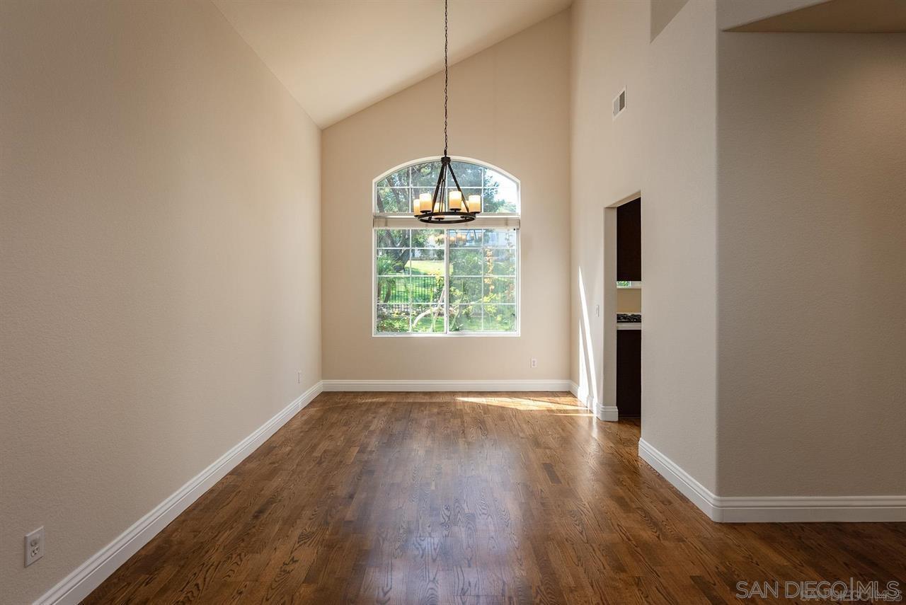 Detail Gallery Image 4 of 29 For 5251  Caminito Exquisito, San Diego,  CA 92130 - 4 Beds | 2/1 Baths