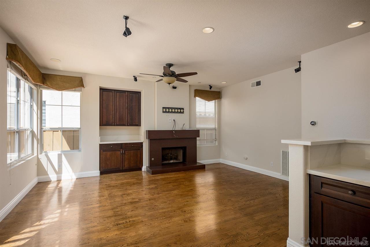 Detail Gallery Image 7 of 29 For 5251  Caminito Exquisito, San Diego,  CA 92130 - 4 Beds | 2/1 Baths