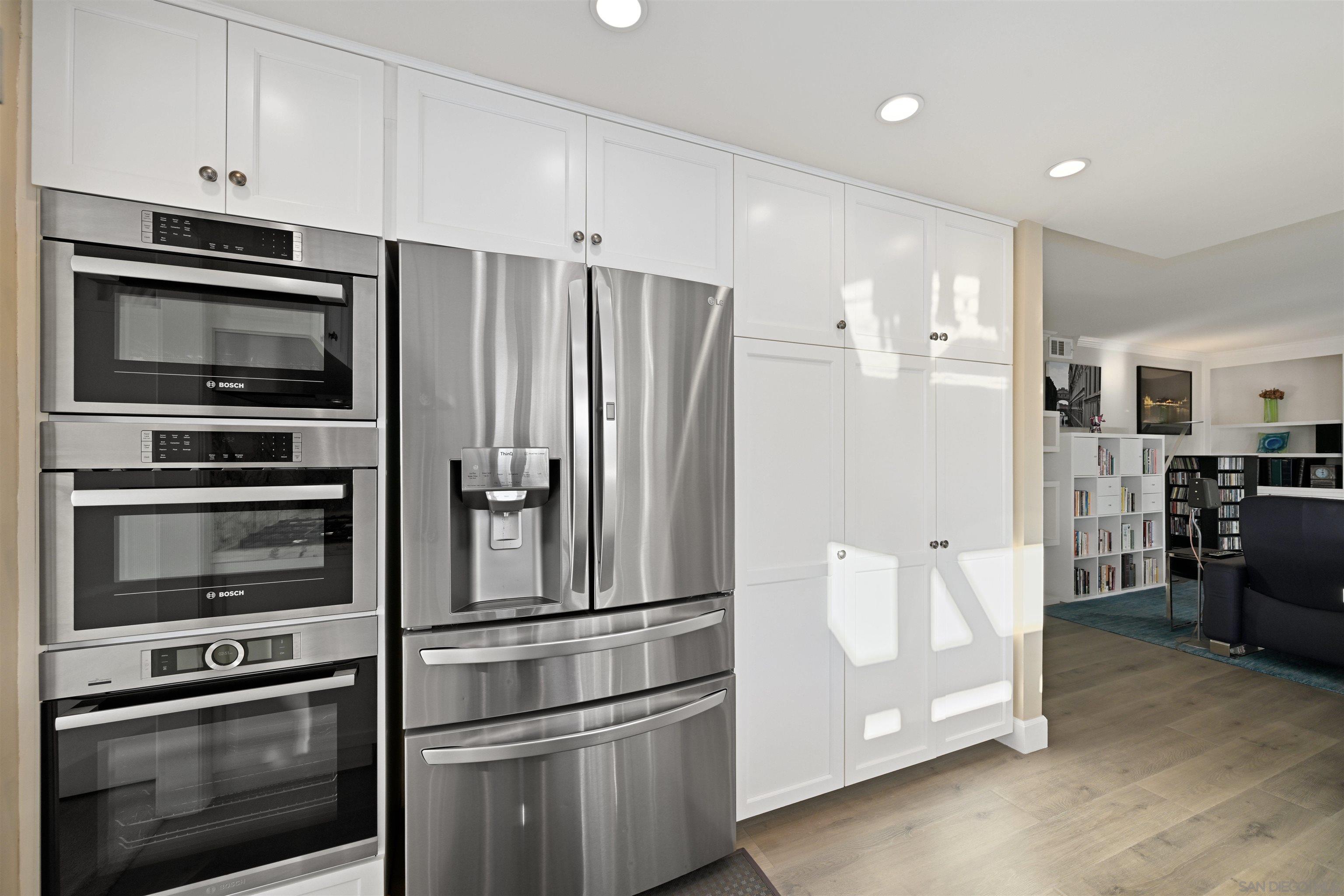 Detail Gallery Image 9 of 33 For 7953  Cinthia St, La Mesa,  CA 91941 - 4 Beds | 4 Baths