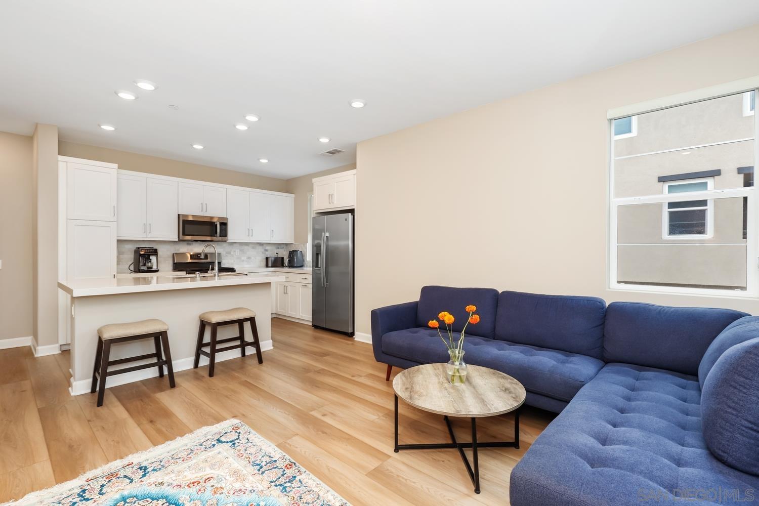 Front Image Thumbnail for SD250045154