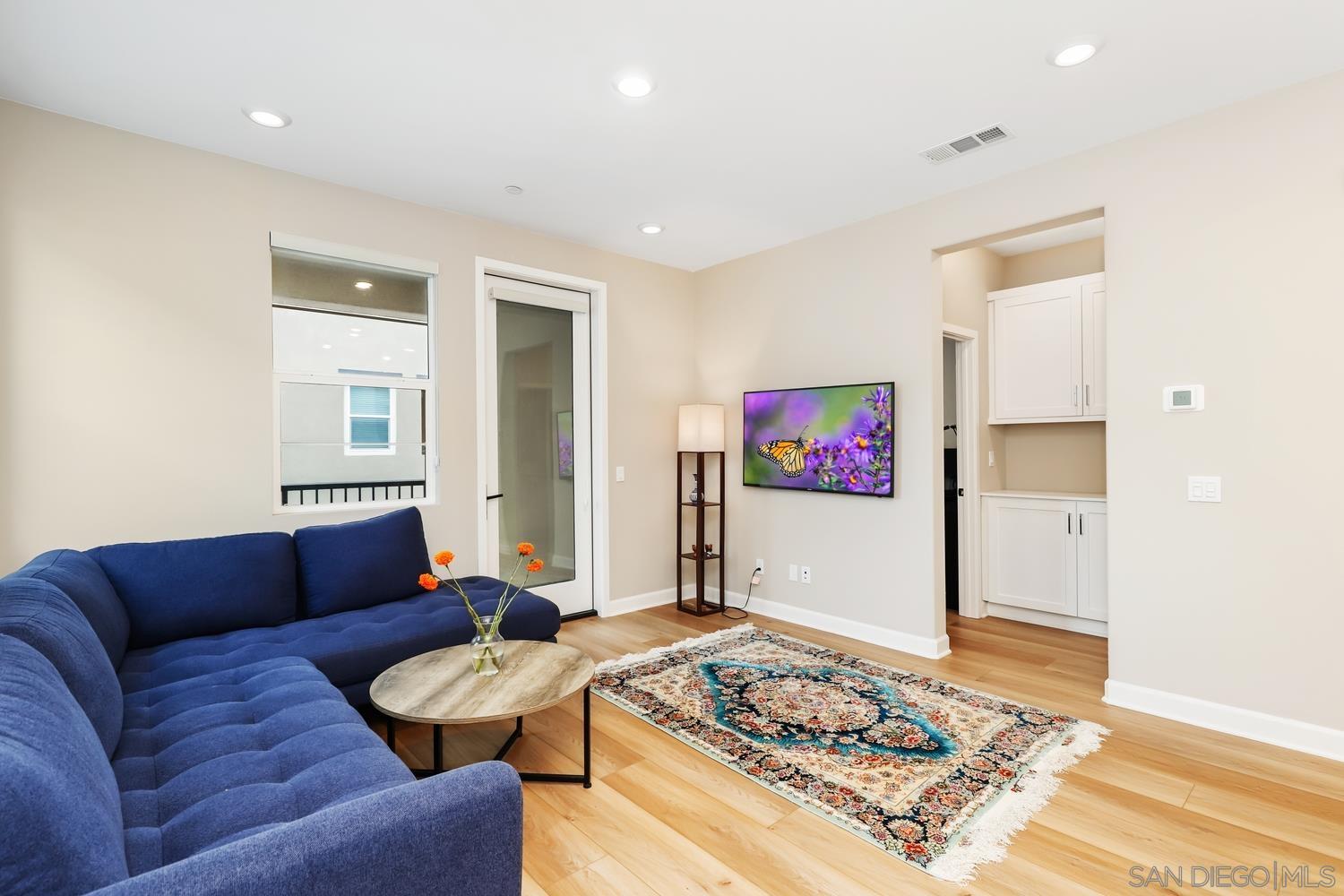 Detail Gallery Image 2 of 23 For 1227  Sunrise Vw  #105,  San Marcos,  CA 92078 - 3 Beds | 3 Baths