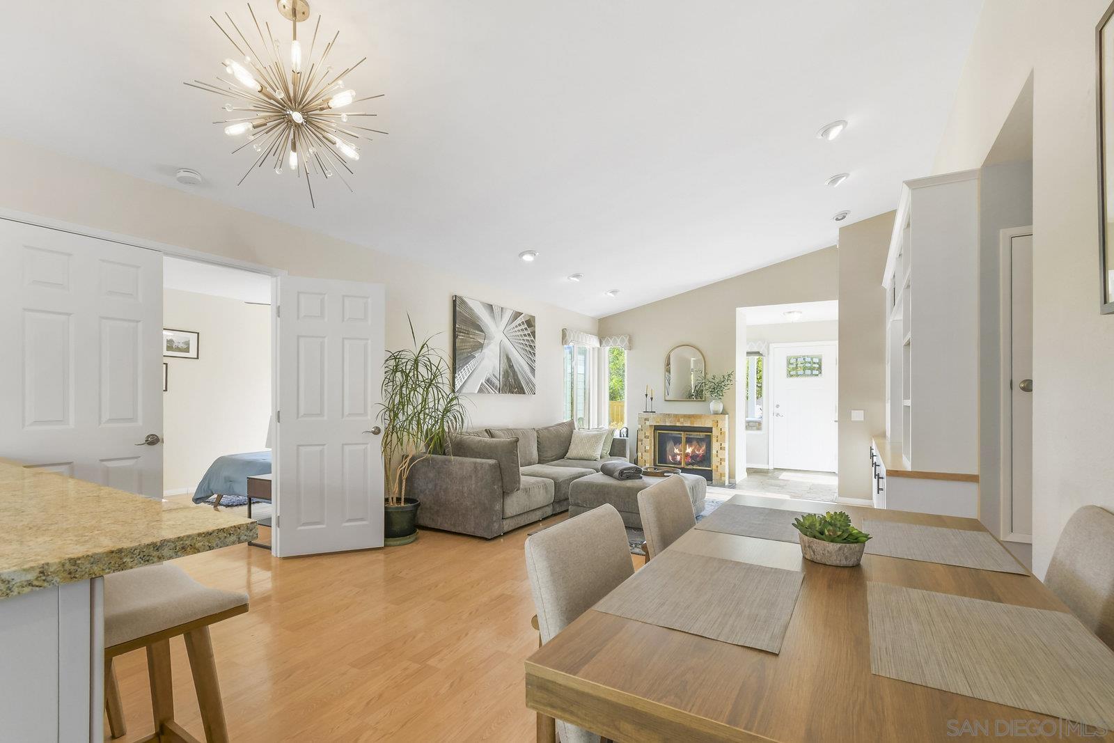 Detail Gallery Image 13 of 33 For 12061  Rue Des Amis, San Diego,  CA 92131 - 3 Beds | 2 Baths