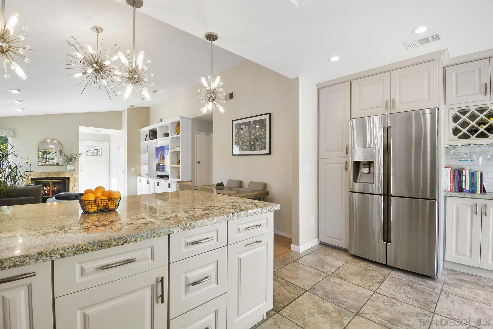 Detail Gallery Image 17 of 33 For 12061  Rue Des Amis, San Diego,  CA 92131 - 3 Beds | 2 Baths