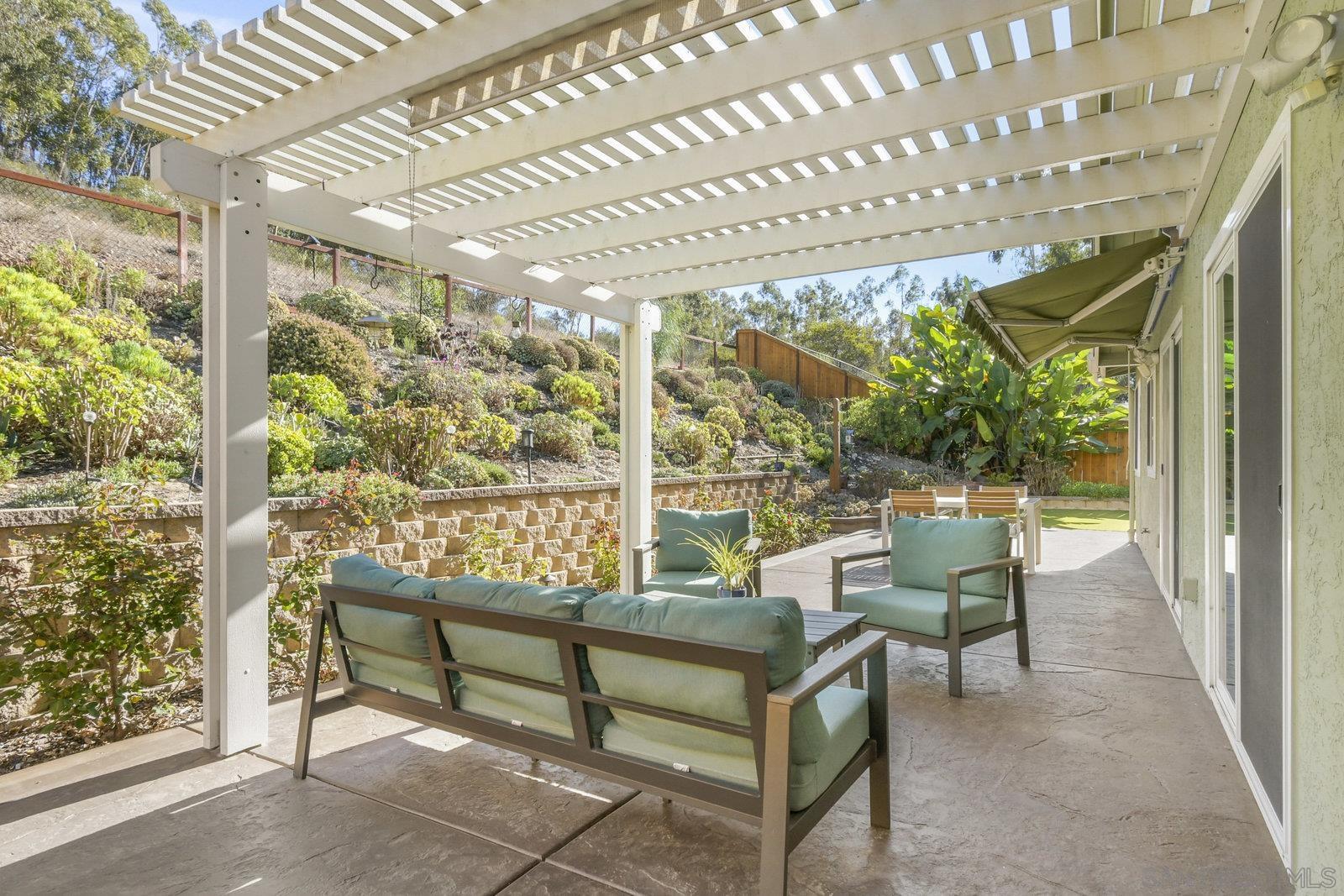 Detail Gallery Image 28 of 33 For 12061  Rue Des Amis, San Diego,  CA 92131 - 3 Beds | 2 Baths