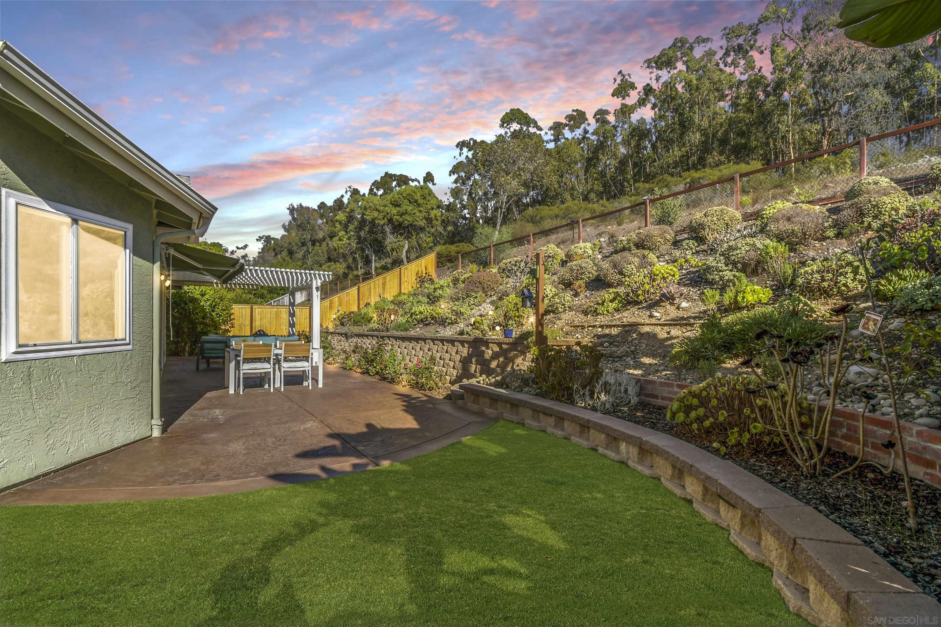 Detail Gallery Image 30 of 33 For 12061  Rue Des Amis, San Diego,  CA 92131 - 3 Beds | 2 Baths