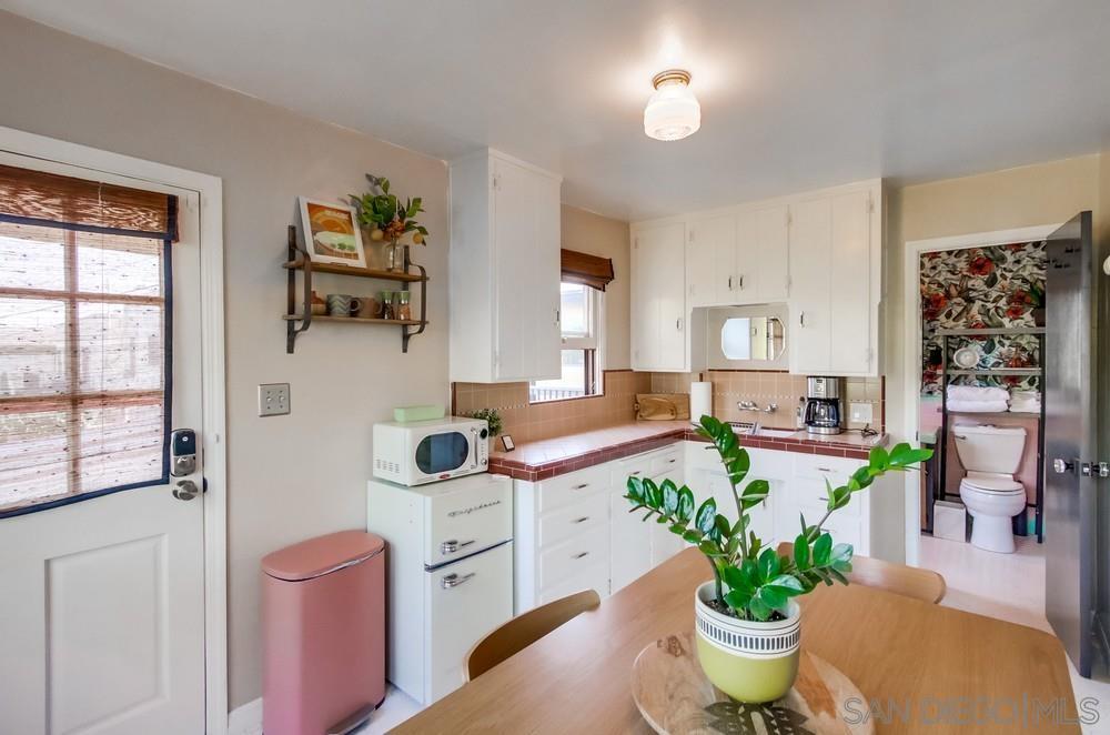 Detail Gallery Image 2 of 23 For 5438 B  Gilbert Drive  B, San Diego,  CA 92115 - 1 Beds | 1 Baths