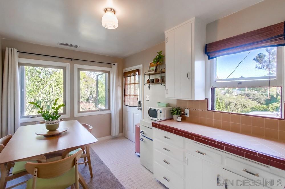 Detail Gallery Image 9 of 23 For 5438 B  Gilbert Drive  B, San Diego,  CA 92115 - 1 Beds | 1 Baths