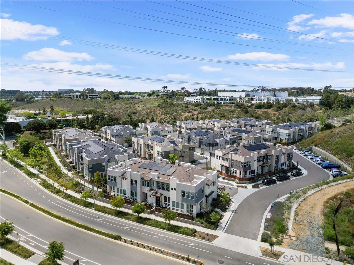 Detail Gallery Image 2 of 32 For 11026  Eka Way, San Diego,  CA 92126 - 3 Beds | 2/1 Baths