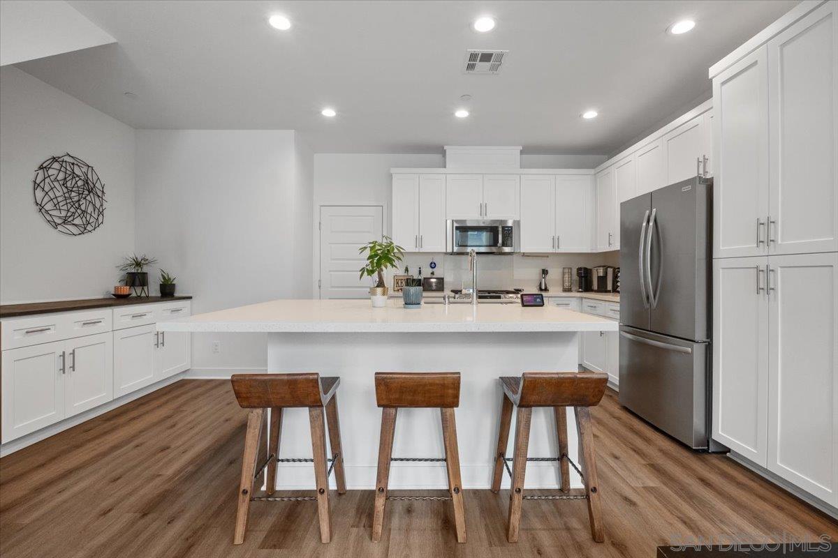 Detail Gallery Image 11 of 32 For 11026  Eka Way, San Diego,  CA 92126 - 3 Beds | 2/1 Baths