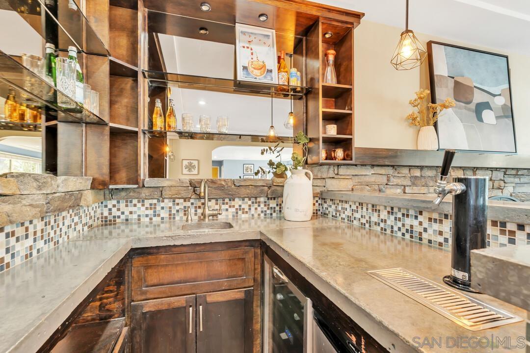 Detail Gallery Image 14 of 46 For 1772  Garrison Way, El Cajon,  CA 92019 - 5 Beds | 2/1 Baths