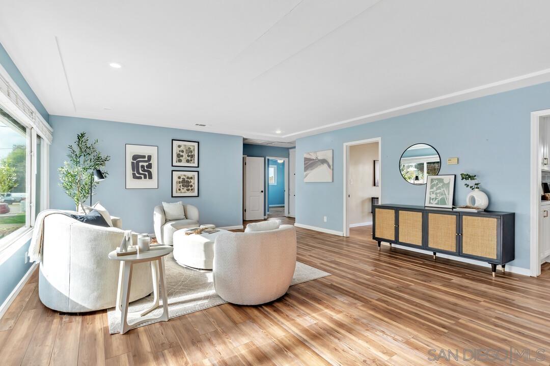 Detail Gallery Image 4 of 46 For 1772  Garrison Way, El Cajon,  CA 92019 - 5 Beds | 2/1 Baths