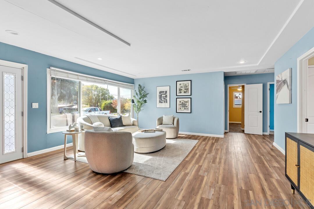 Detail Gallery Image 5 of 46 For 1772  Garrison Way, El Cajon,  CA 92019 - 5 Beds | 2/1 Baths