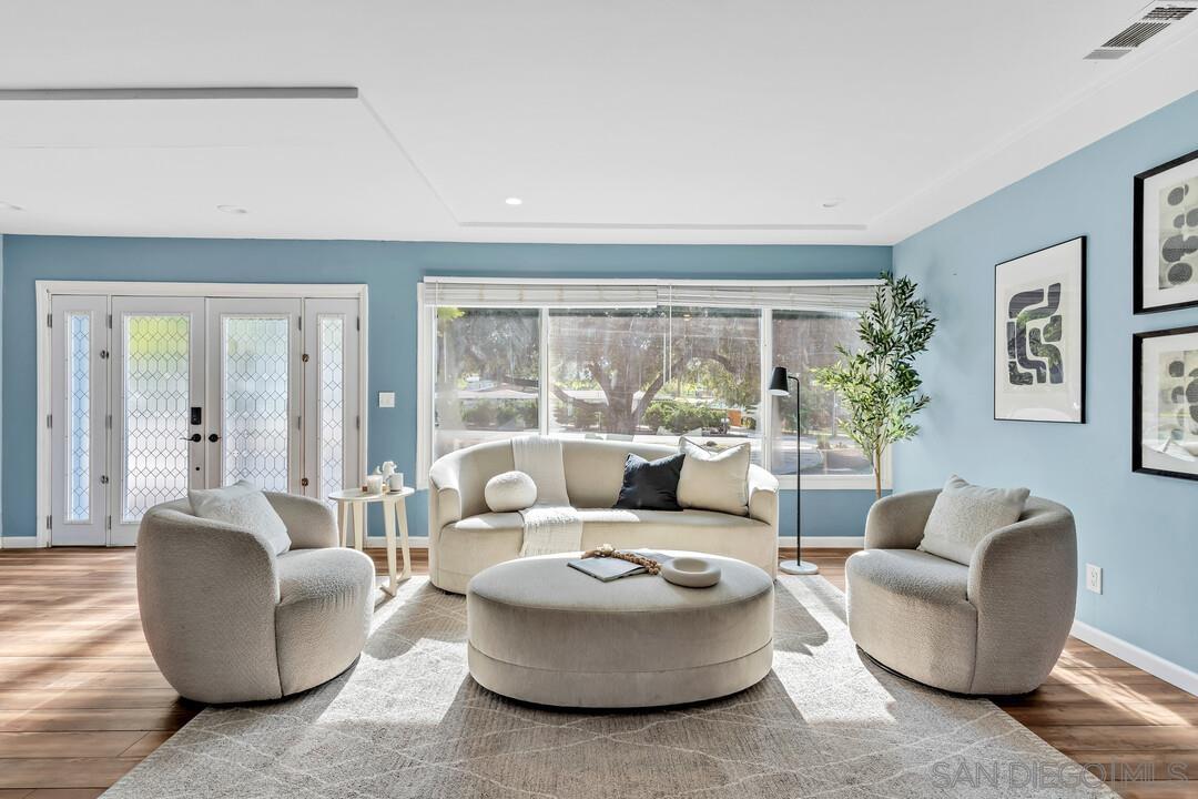 Detail Gallery Image 6 of 46 For 1772  Garrison Way, El Cajon,  CA 92019 - 5 Beds | 2/1 Baths