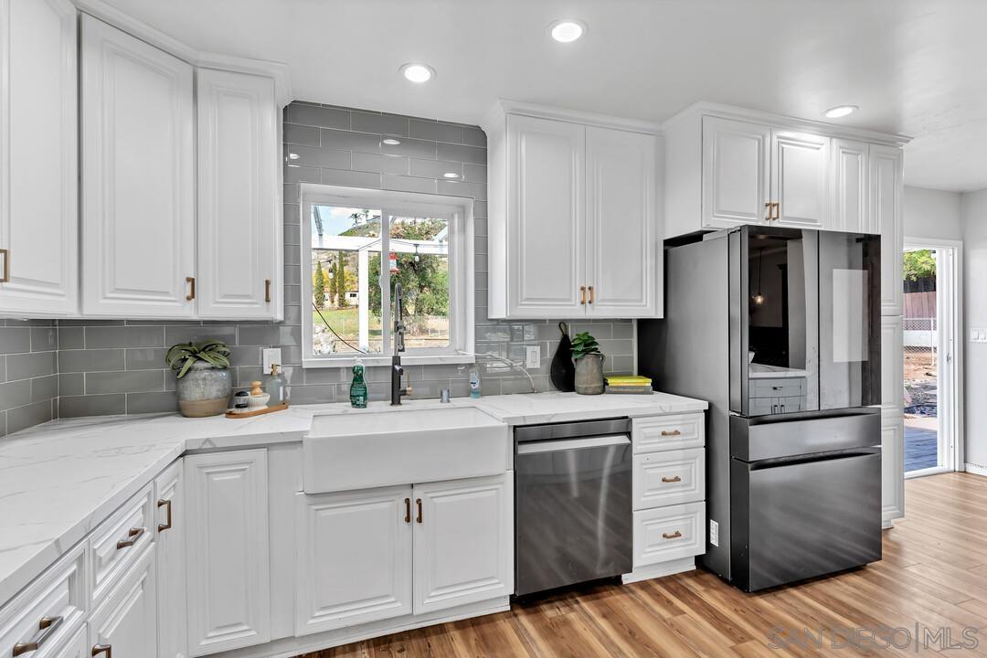 Detail Gallery Image 9 of 46 For 1772  Garrison Way, El Cajon,  CA 92019 - 5 Beds | 2/1 Baths