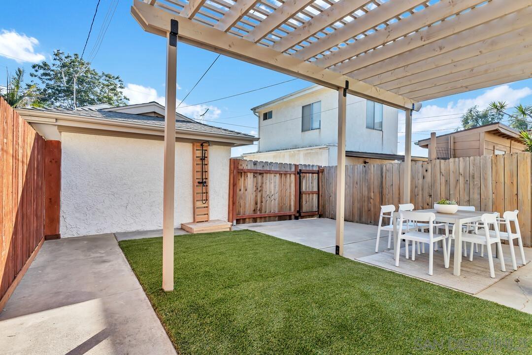 Detail Gallery Image 28 of 42 For 2275  Emerald St, San Diego,  CA 92109 - 2 Beds | 2 Baths