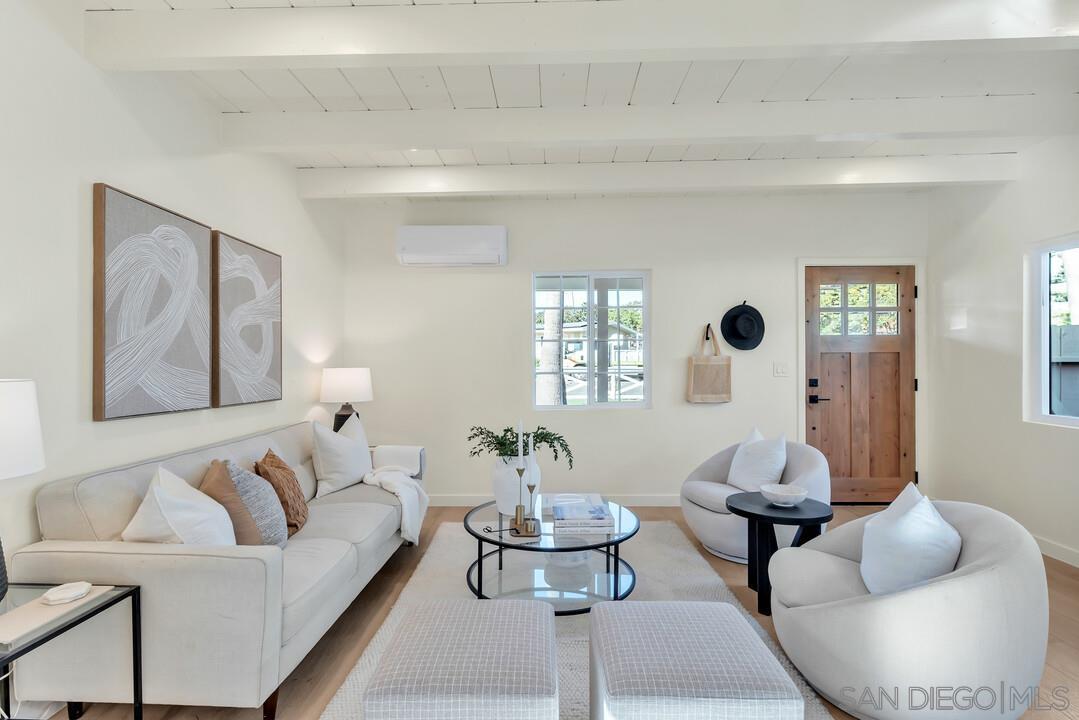 Detail Gallery Image 8 of 42 For 2275  Emerald St, San Diego,  CA 92109 - 2 Beds | 2 Baths