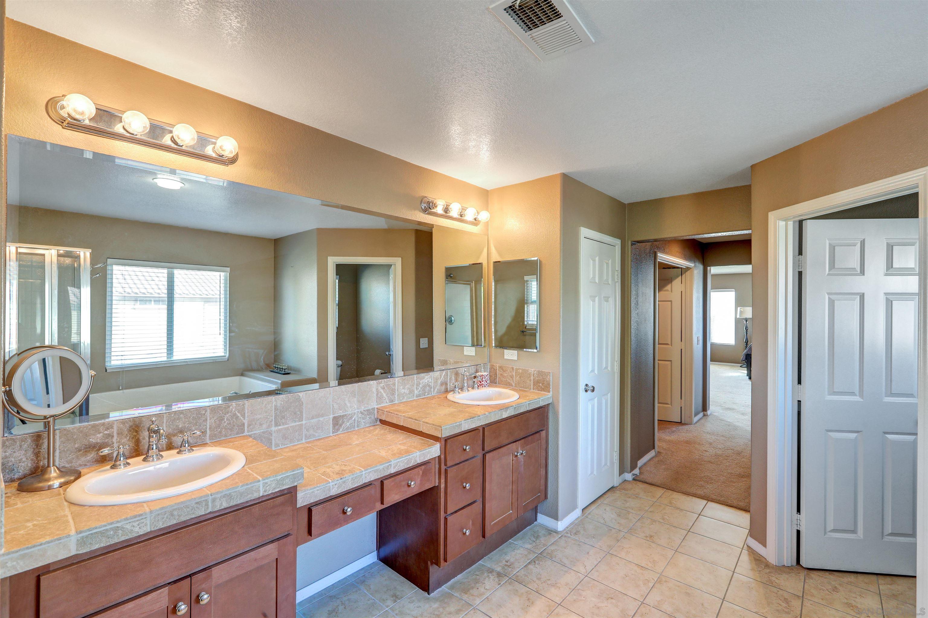 Detail Gallery Image 16 of 24 For 1071  Paintbrush Trl, Hemet,  CA 92545 - 5 Beds | 3/1 Baths