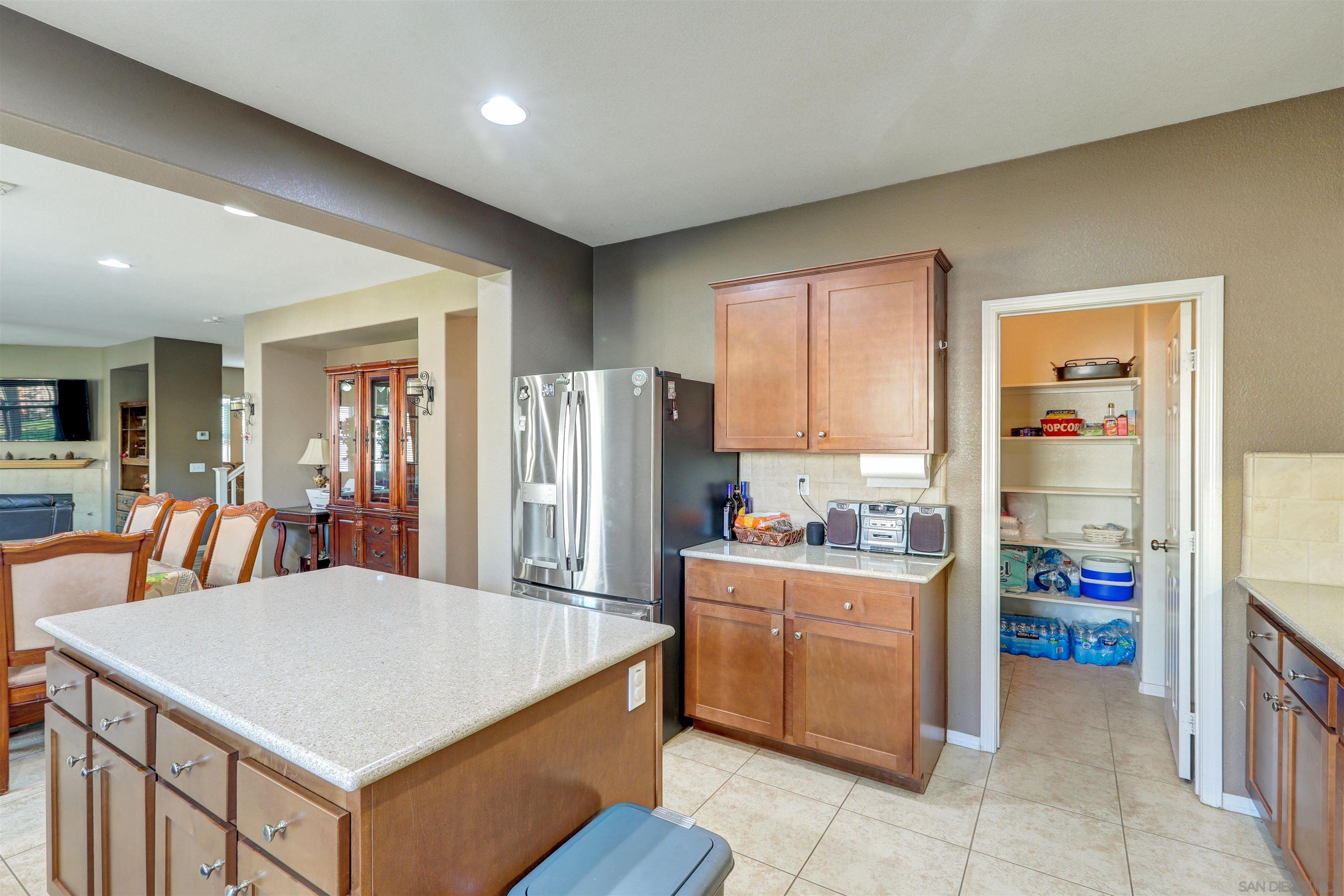 Detail Gallery Image 8 of 24 For 1071  Paintbrush Trl, Hemet,  CA 92545 - 5 Beds | 3/1 Baths