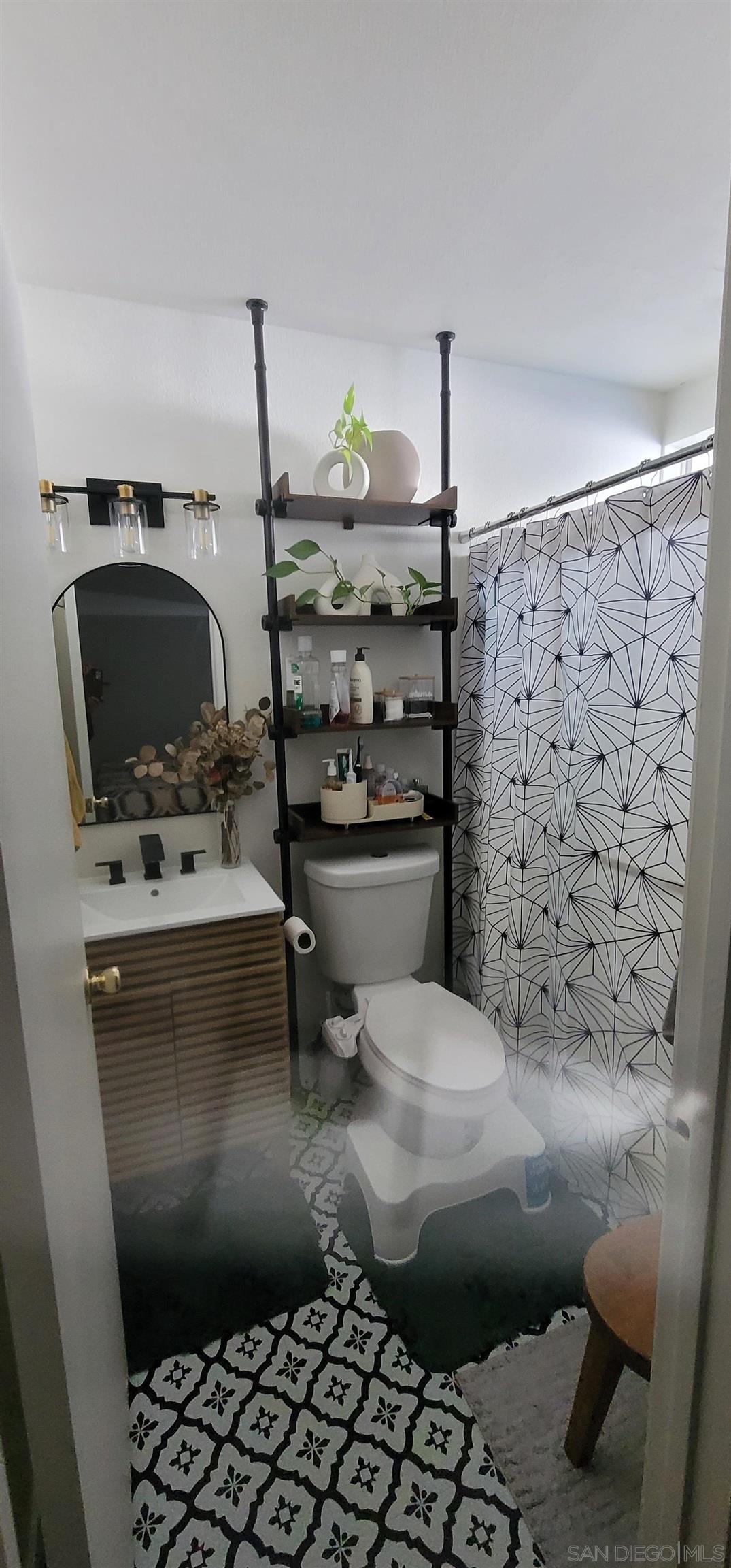 Detail Gallery Image 12 of 17 For 8490  Hydra Ln, San Diego,  CA 92126 - 3 Beds | 2 Baths