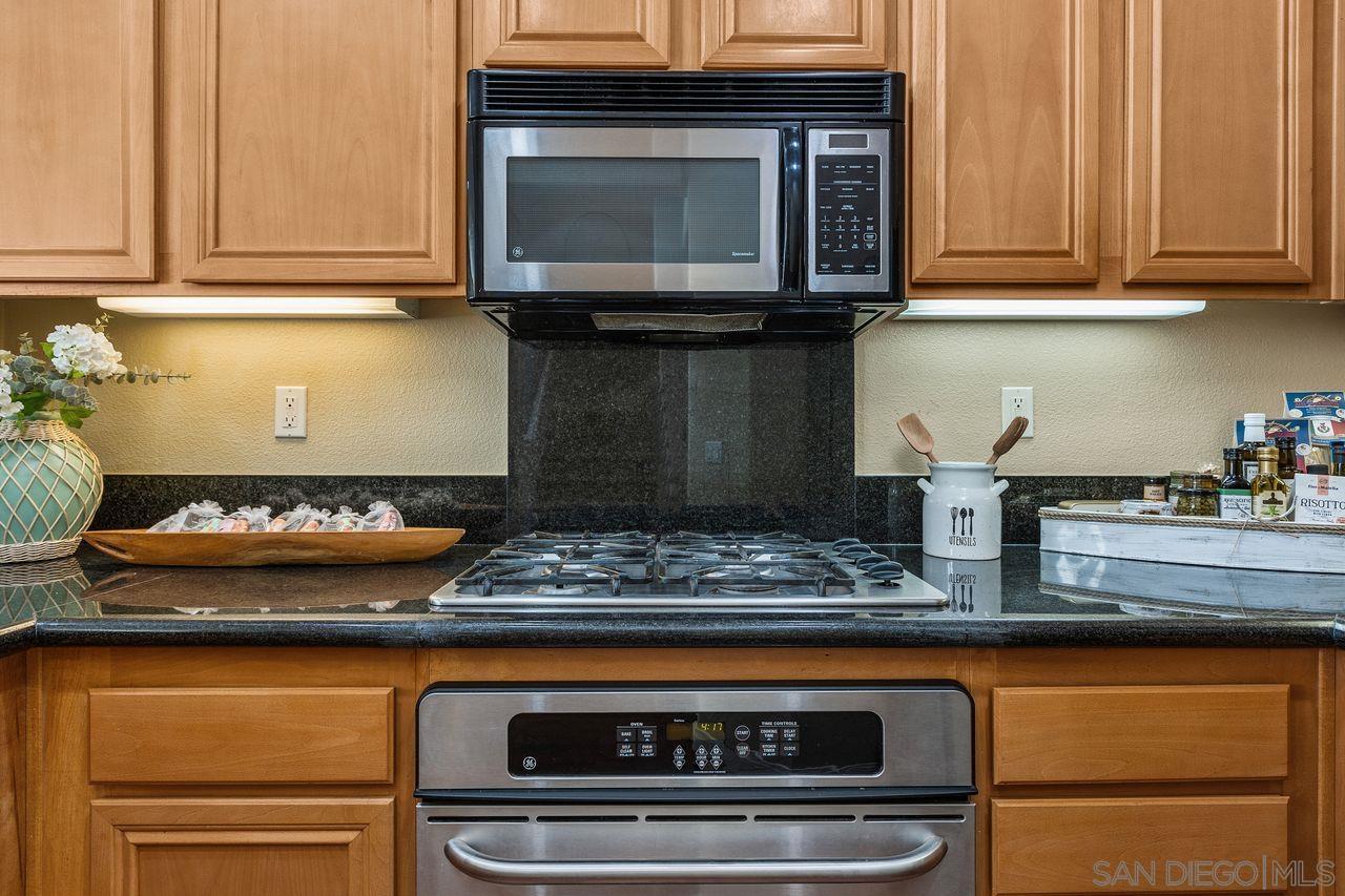 Detail Gallery Image 15 of 41 For 16913  New Rochelle Way  #83,  San Diego,  CA 92127 - 3 Beds | 2/1 Baths