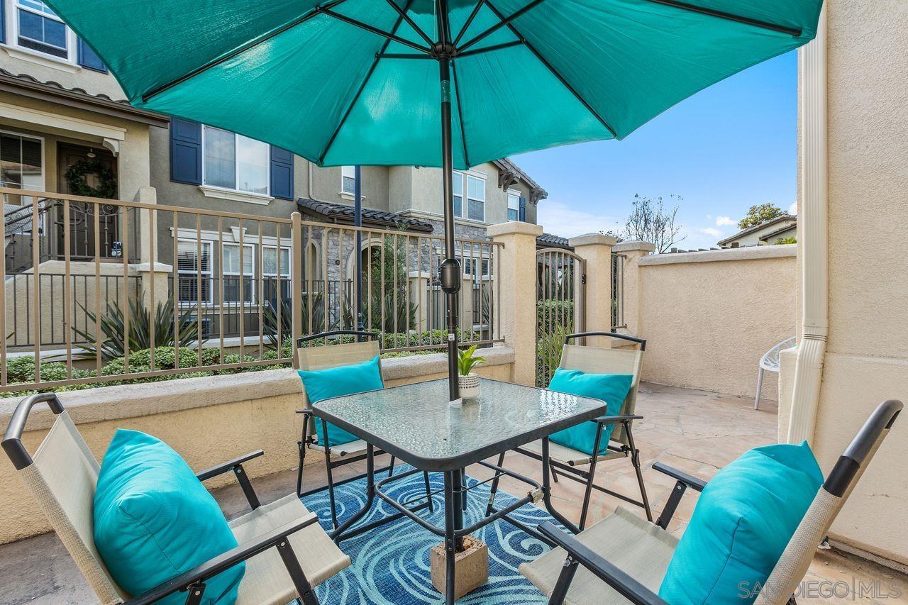 Detail Gallery Image 3 of 41 For 16913  New Rochelle Way  #83,  San Diego,  CA 92127 - 3 Beds | 2/1 Baths