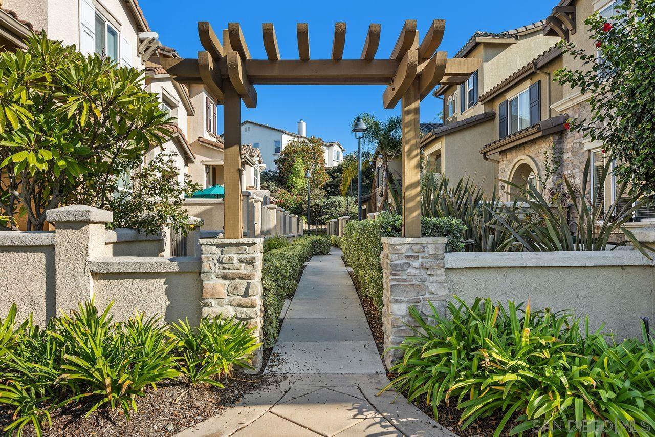 Detail Gallery Image 29 of 41 For 16913  New Rochelle Way  #83,  San Diego,  CA 92127 - 3 Beds | 2/1 Baths