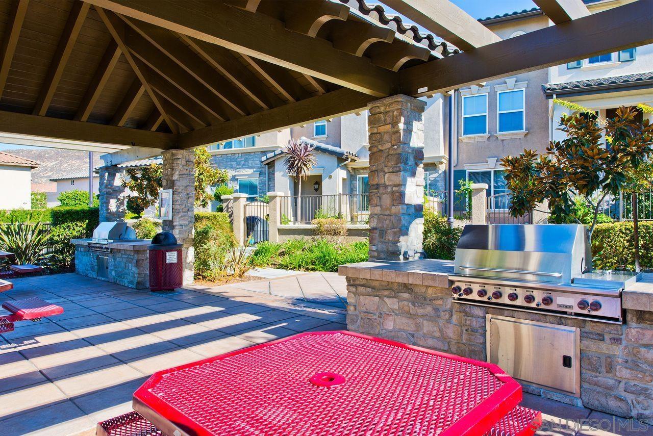 Detail Gallery Image 38 of 41 For 16913  New Rochelle Way  #83,  San Diego,  CA 92127 - 3 Beds | 2/1 Baths