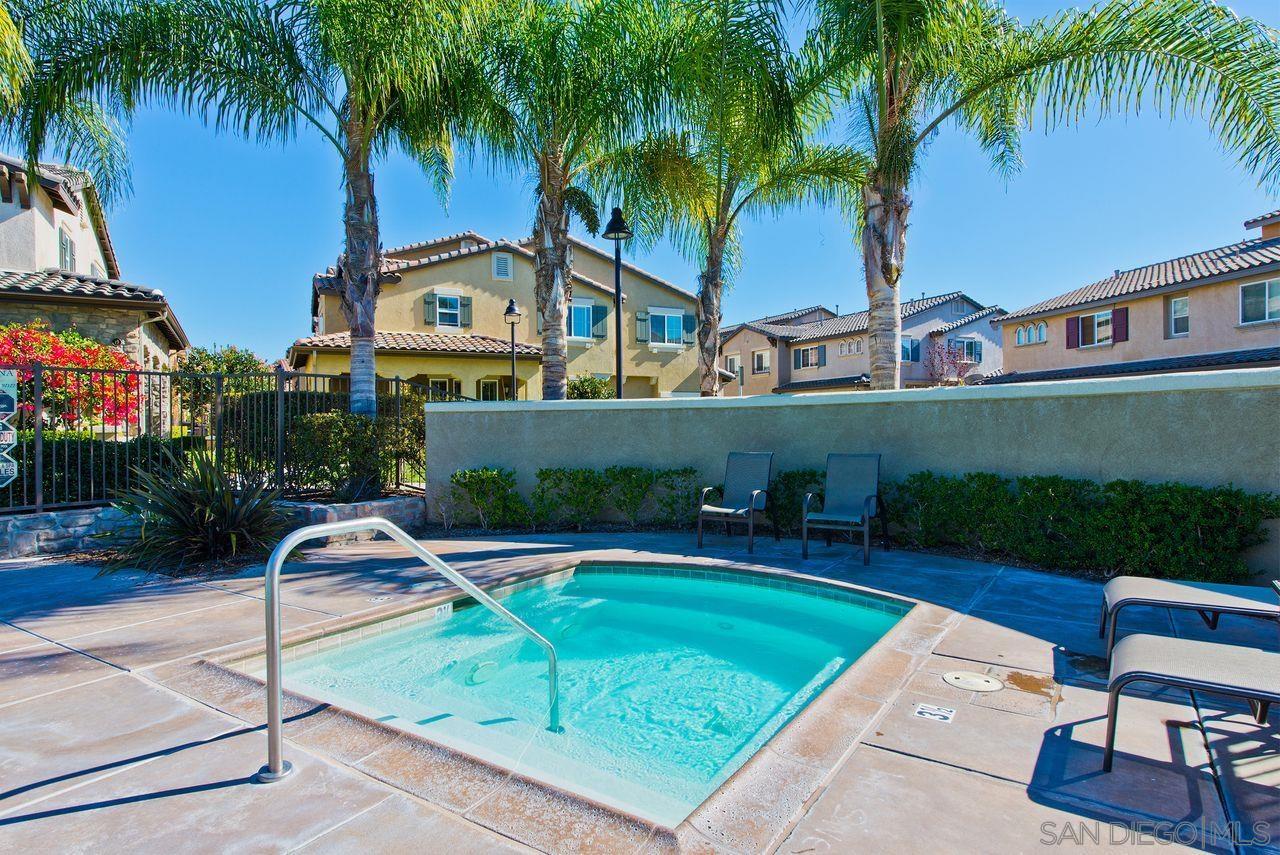 Detail Gallery Image 39 of 41 For 16913  New Rochelle Way  #83,  San Diego,  CA 92127 - 3 Beds | 2/1 Baths