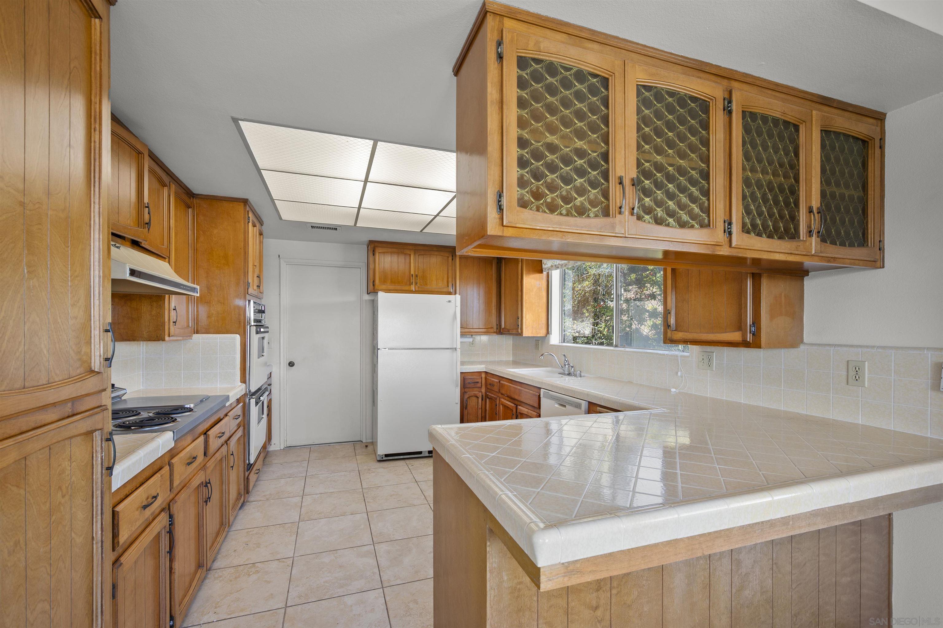 Detail Gallery Image 13 of 31 For 4417  Beverly Dr, La Mesa,  CA 91941 - 4 Beds | 2/1 Baths