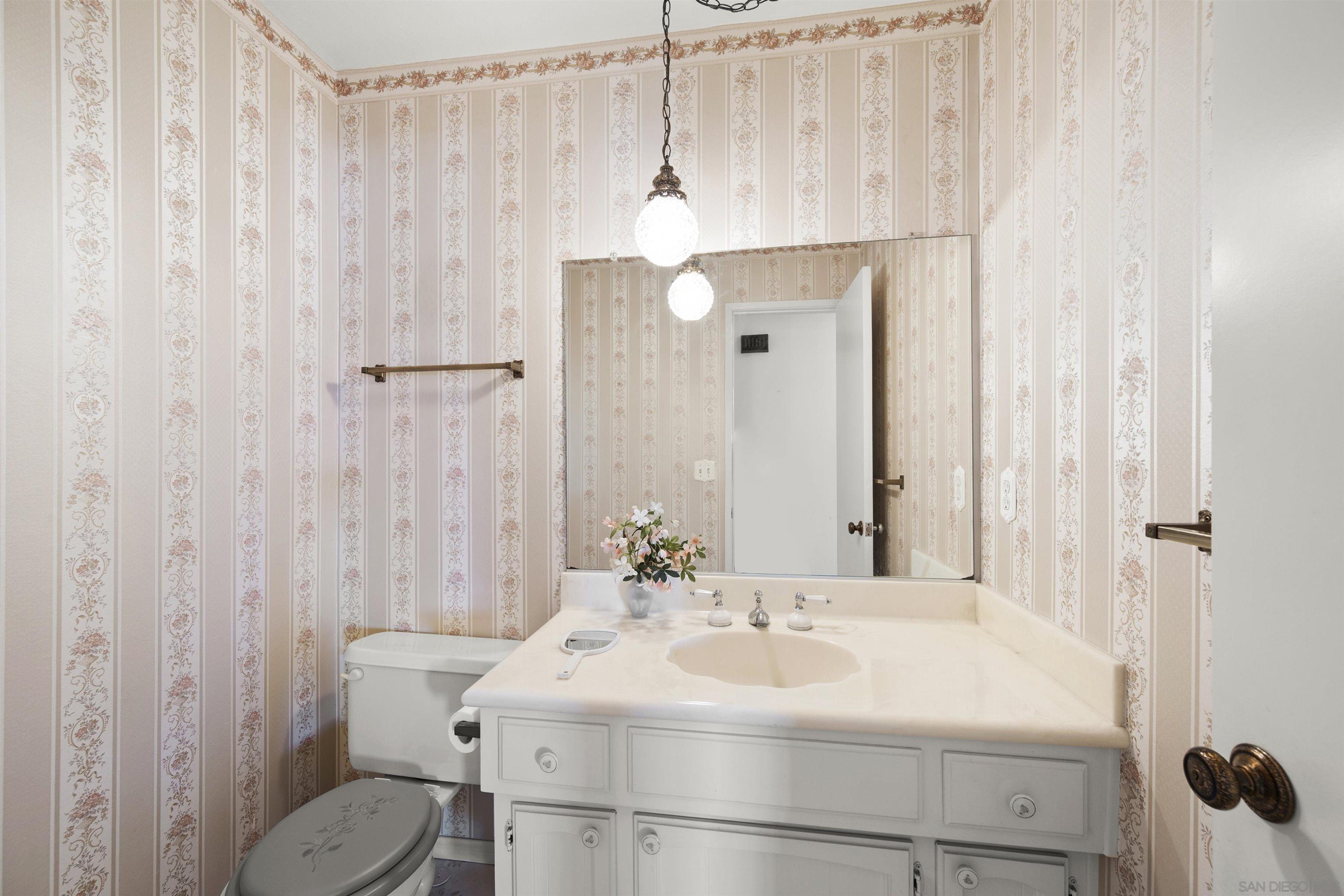 Detail Gallery Image 15 of 31 For 4417  Beverly Dr, La Mesa,  CA 91941 - 4 Beds | 2/1 Baths