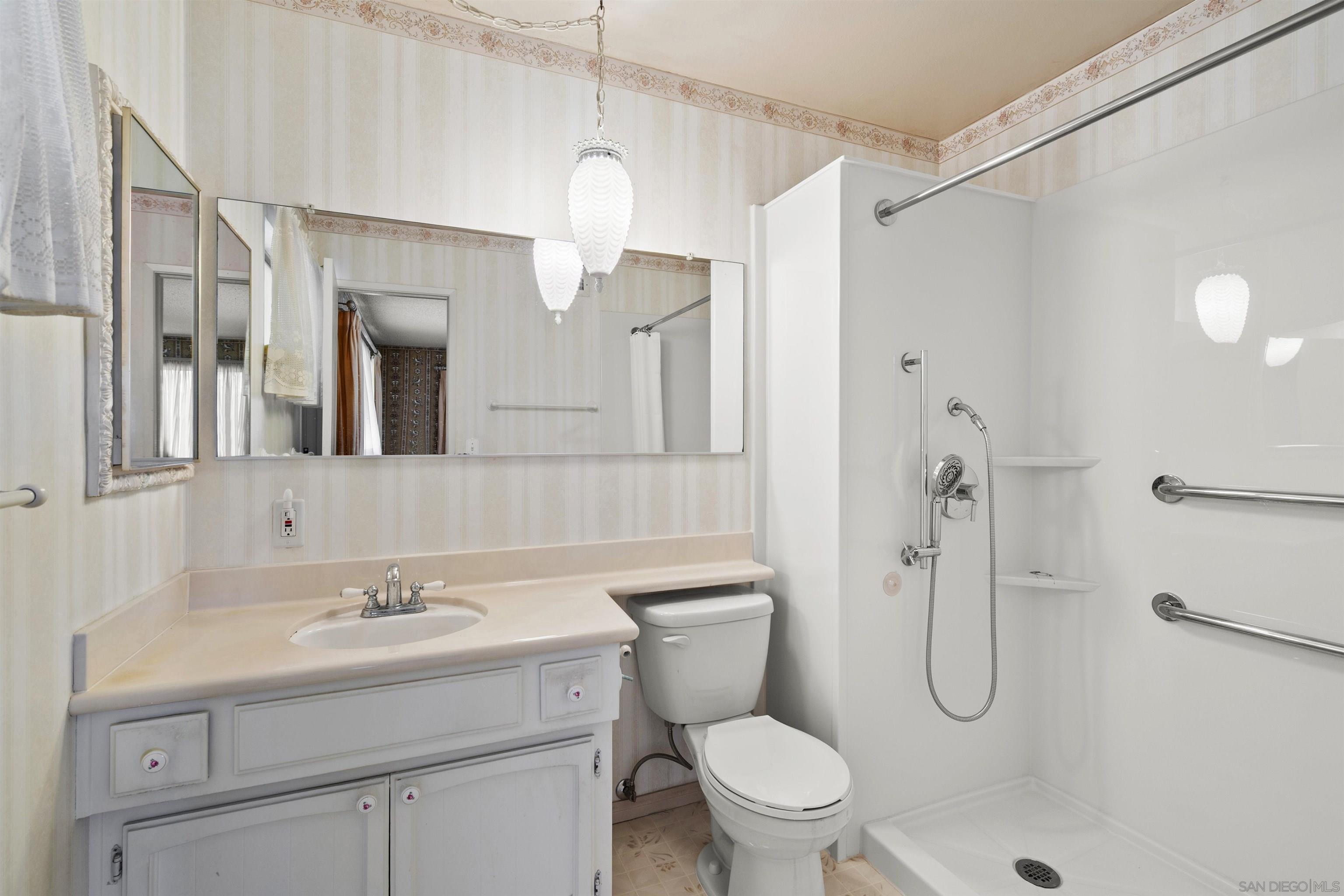 Detail Gallery Image 16 of 31 For 4417  Beverly Dr, La Mesa,  CA 91941 - 4 Beds | 2/1 Baths