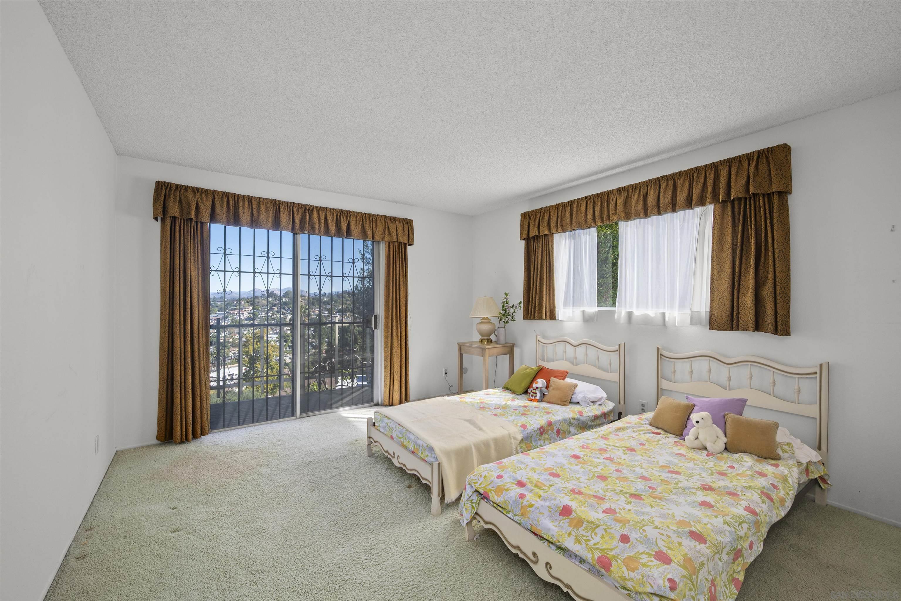 Detail Gallery Image 18 of 31 For 4417  Beverly Dr, La Mesa,  CA 91941 - 4 Beds | 2/1 Baths