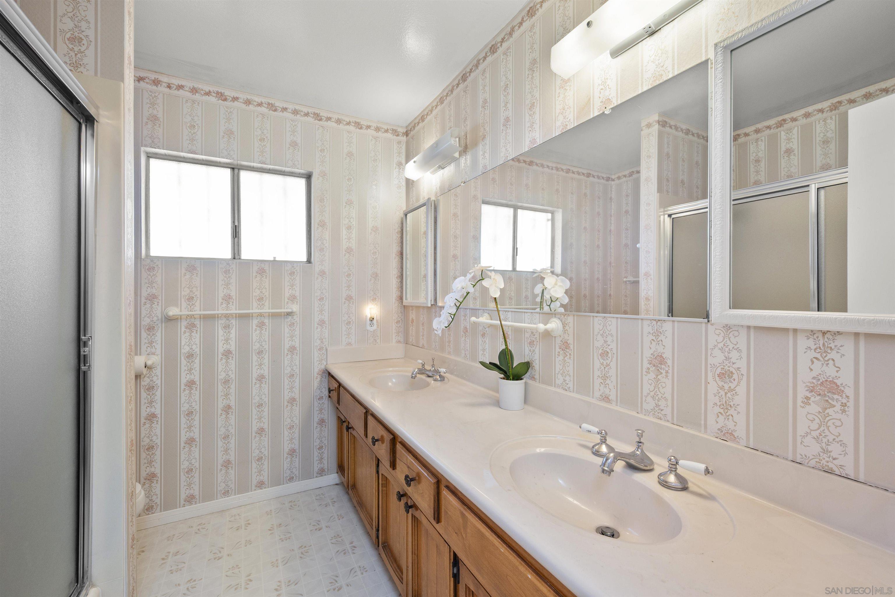 Detail Gallery Image 20 of 31 For 4417  Beverly Dr, La Mesa,  CA 91941 - 4 Beds | 2/1 Baths