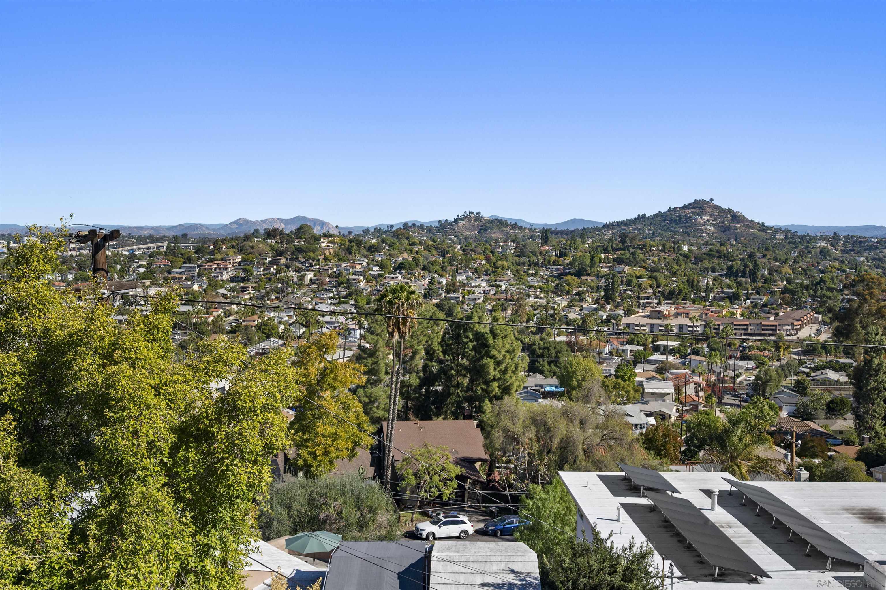 Detail Gallery Image 3 of 31 For 4417  Beverly Dr, La Mesa,  CA 91941 - 4 Beds | 2/1 Baths