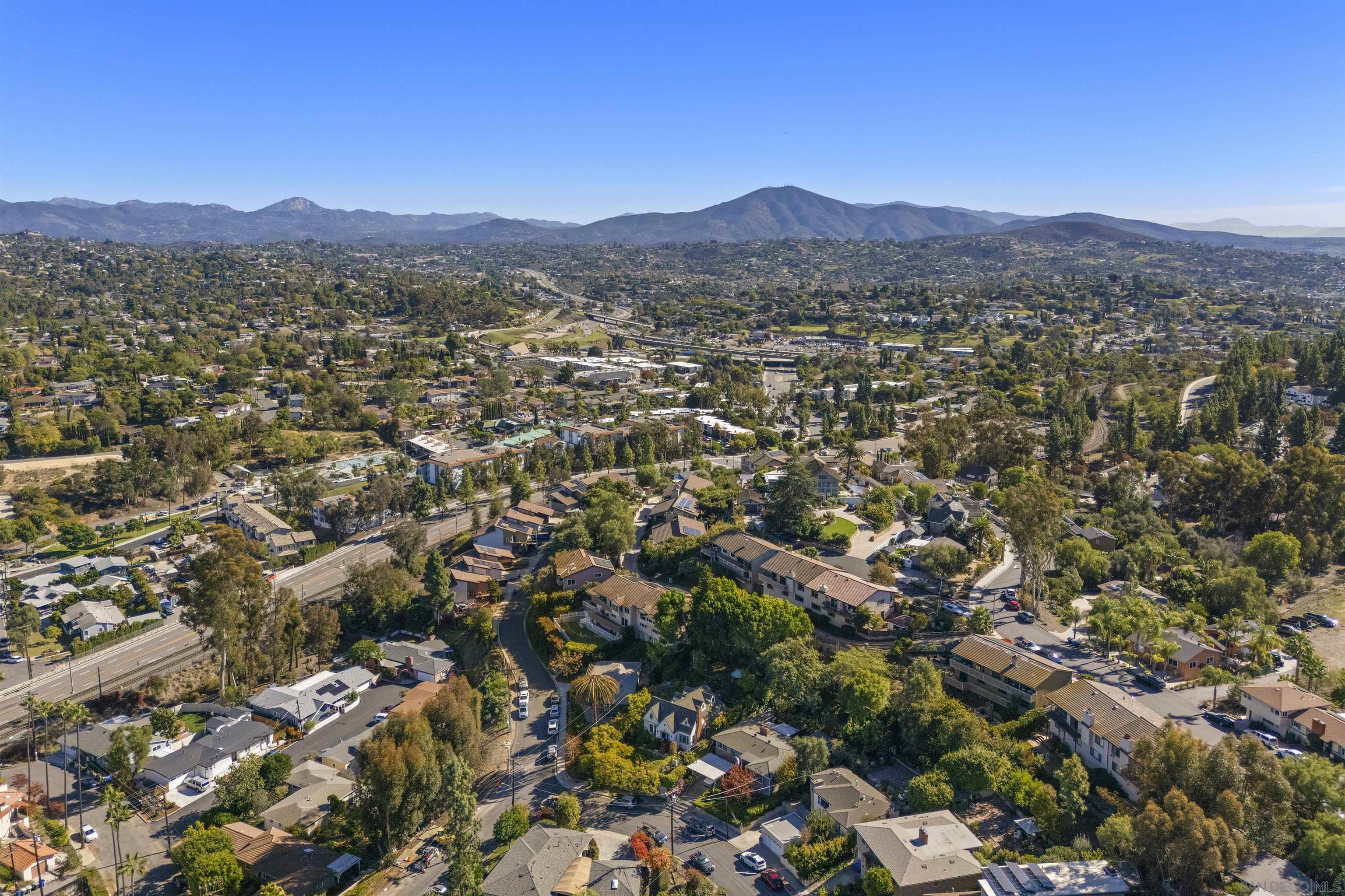 Detail Gallery Image 26 of 31 For 4417  Beverly Dr, La Mesa,  CA 91941 - 4 Beds | 2/1 Baths