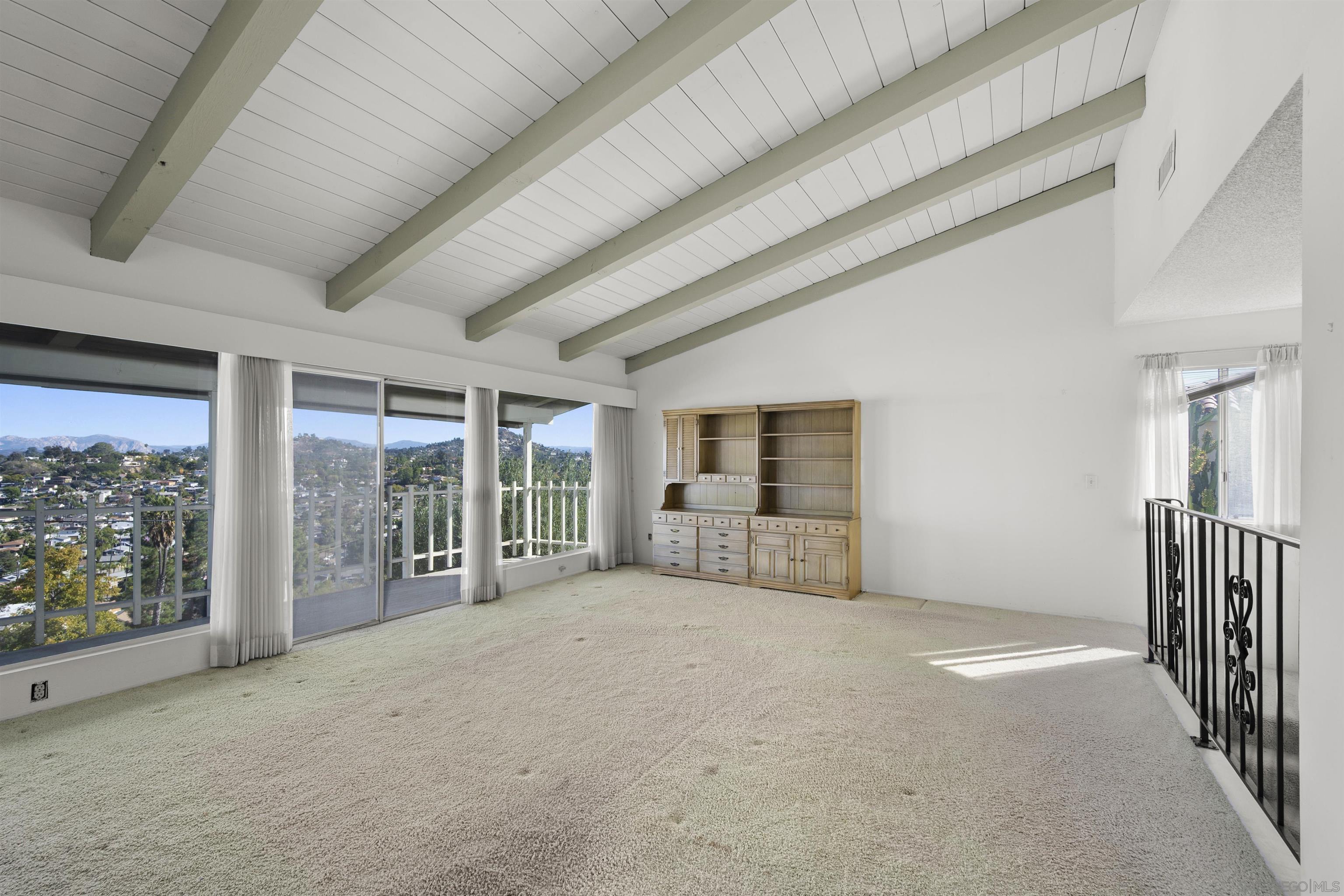 Detail Gallery Image 7 of 31 For 4417  Beverly Dr, La Mesa,  CA 91941 - 4 Beds | 2/1 Baths