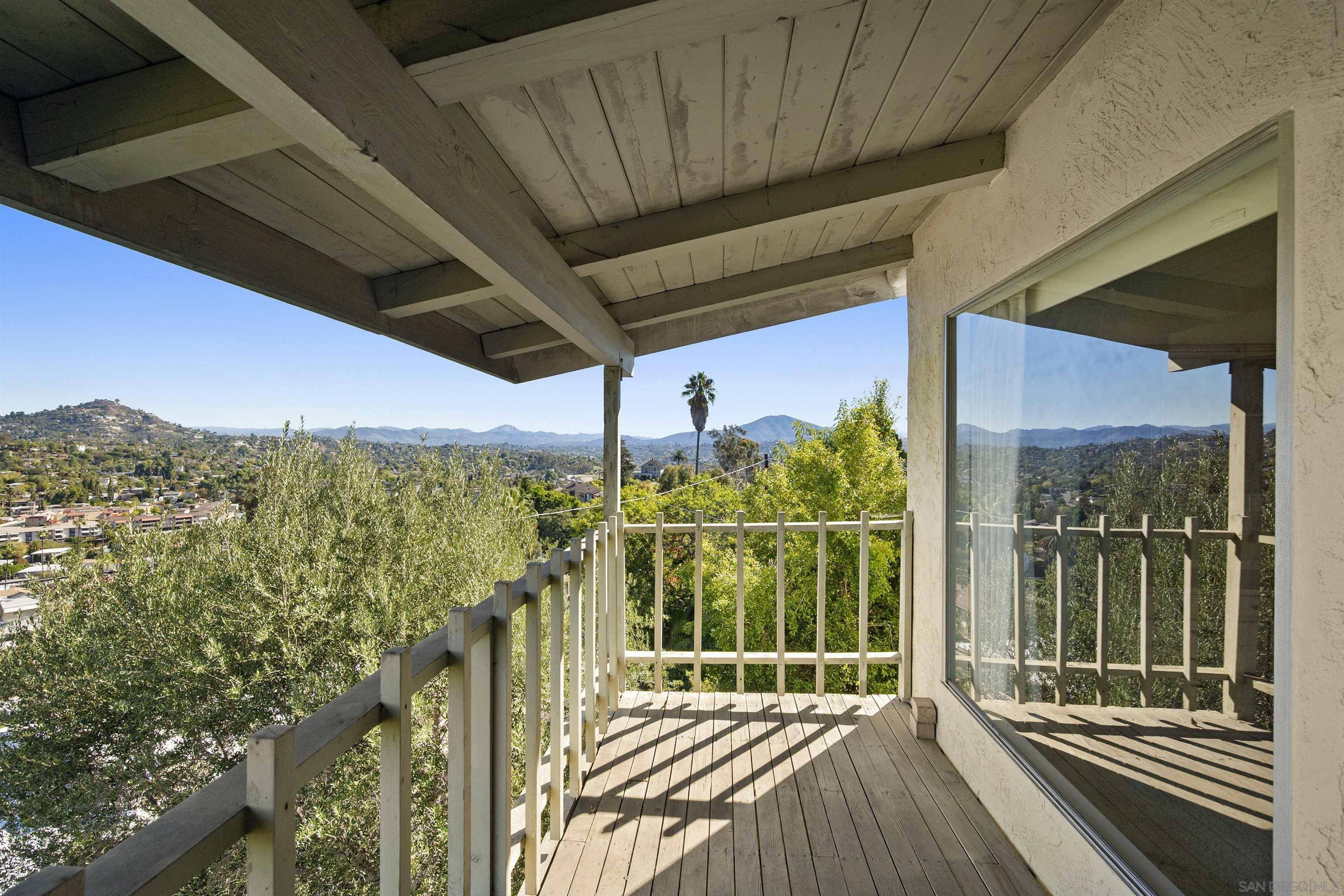 Detail Gallery Image 8 of 31 For 4417  Beverly Dr, La Mesa,  CA 91941 - 4 Beds | 2/1 Baths