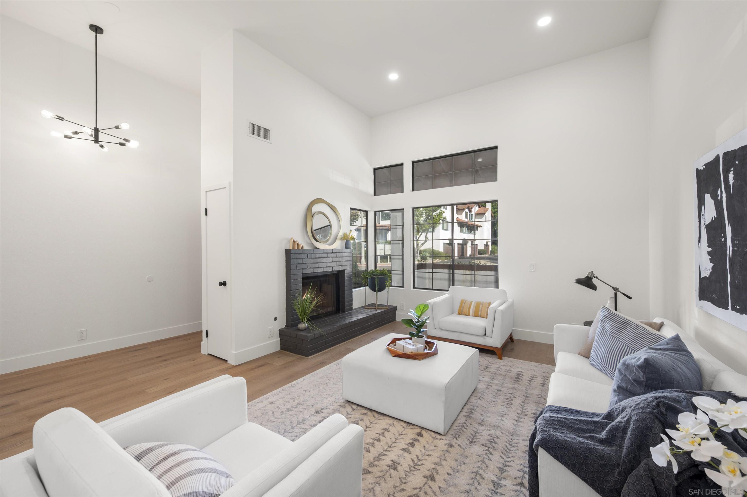 Detail Gallery Image 3 of 36 For 3631  Mission Mesa Way, San Diego,  CA 92120 - 3 Beds | 2/1 Baths