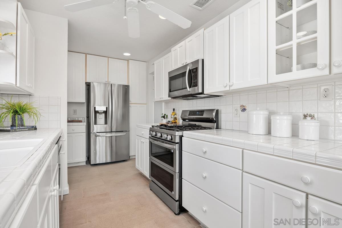 Detail Gallery Image 11 of 28 For 201  Coneflower St, Encinitas,  CA 92024 - 2 Beds | 1 Baths