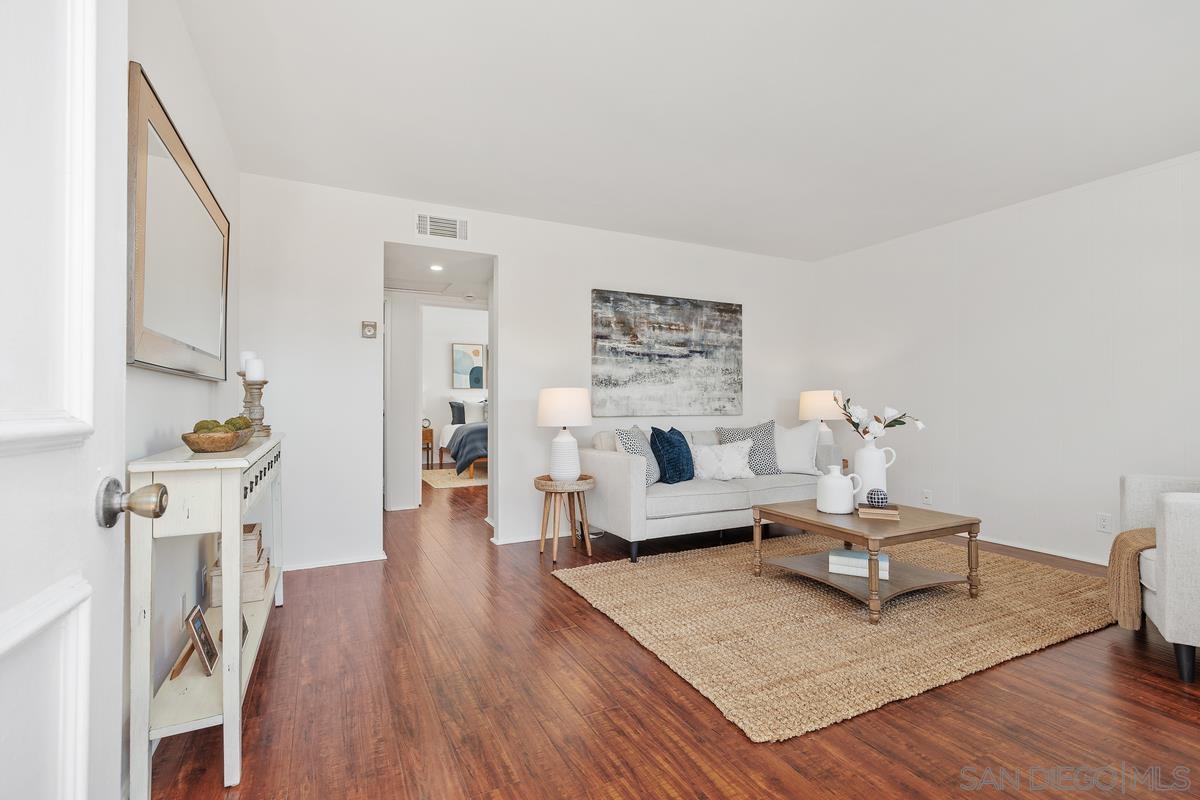 Detail Gallery Image 6 of 28 For 201  Coneflower St, Encinitas,  CA 92024 - 2 Beds | 1 Baths