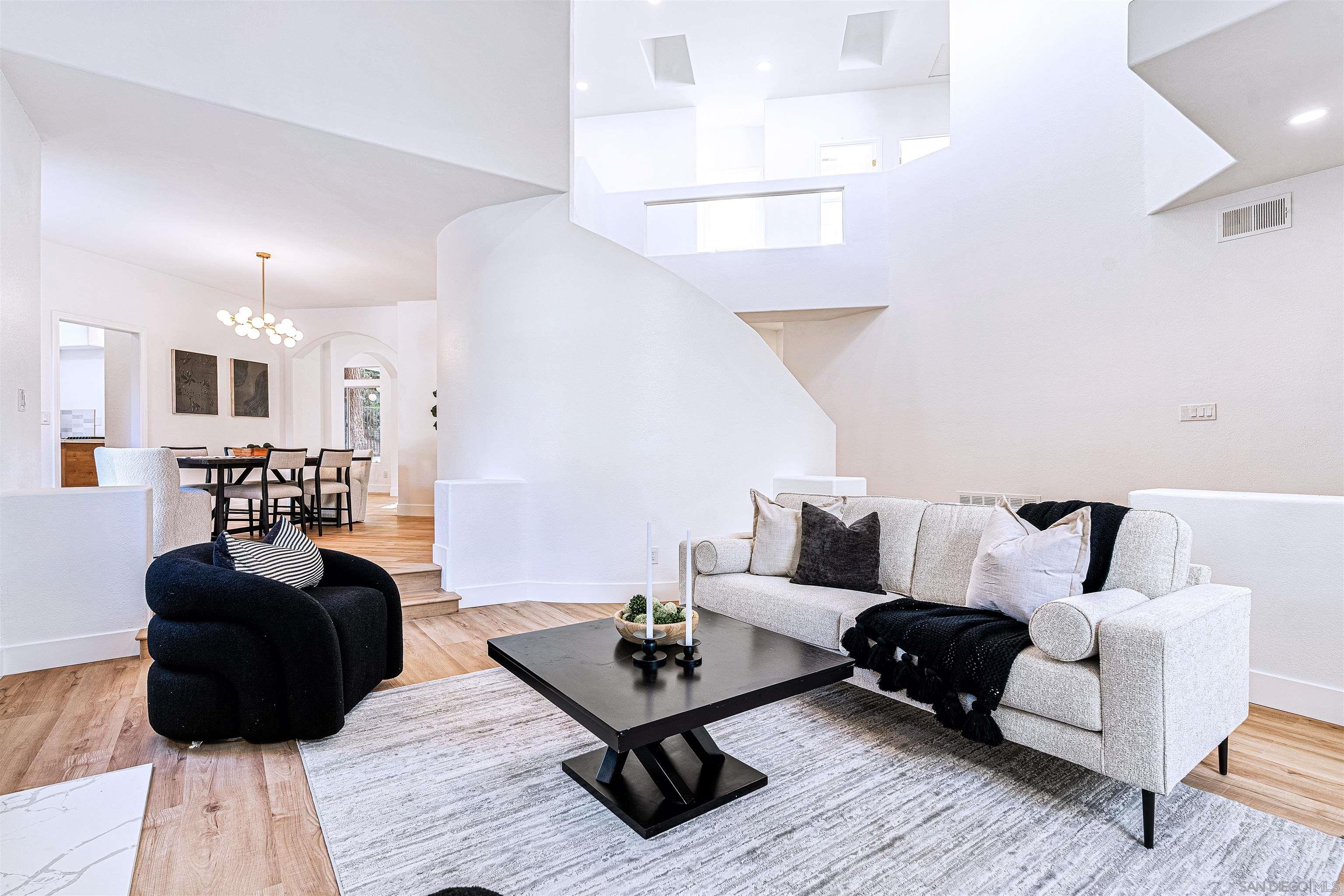 Detail Gallery Image 13 of 75 For 4943  Marin Dr, Oceanside,  CA 92056 - 5 Beds | 3/1 Baths