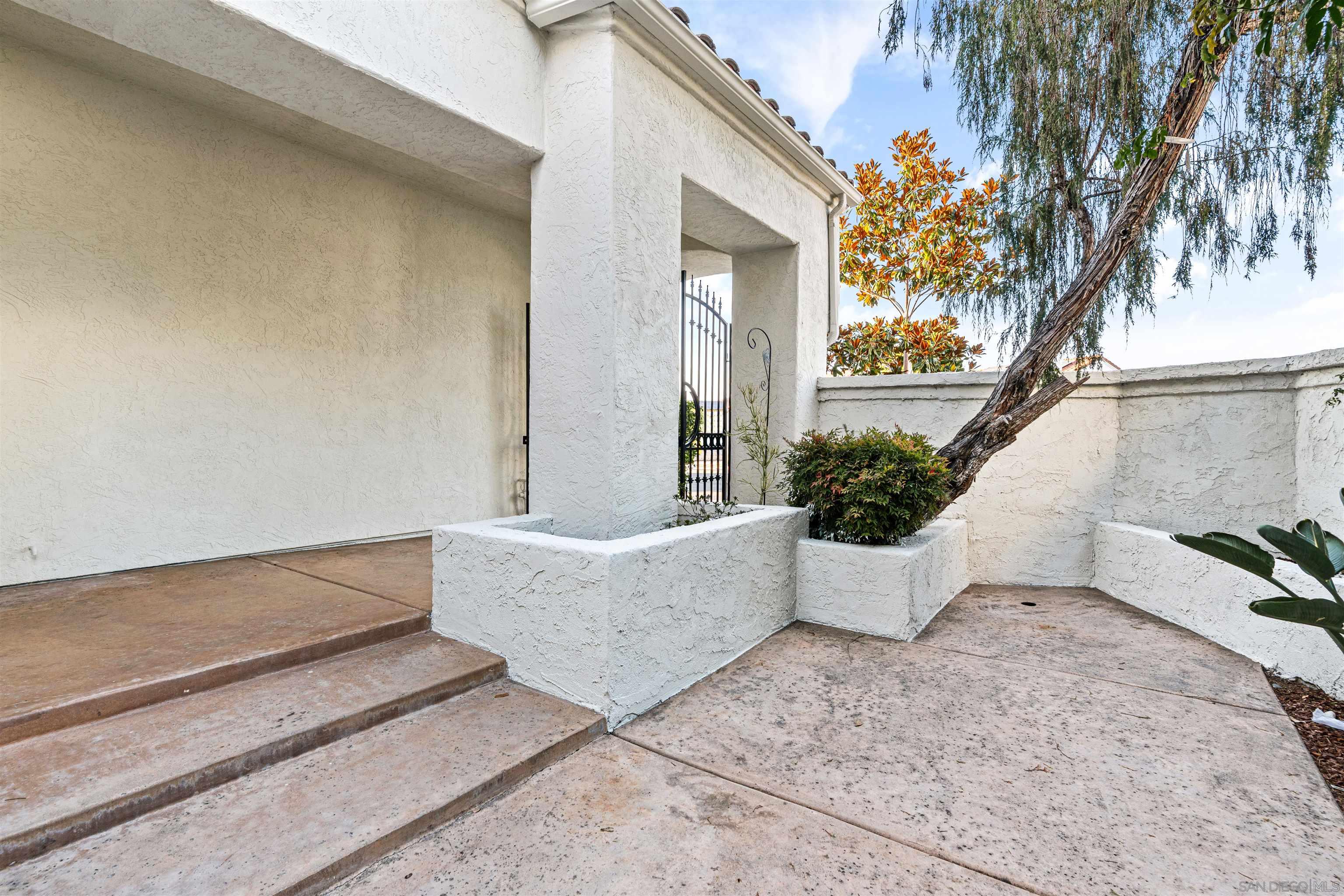 Detail Gallery Image 8 of 75 For 4943  Marin Dr, Oceanside,  CA 92056 - 5 Beds | 3/1 Baths