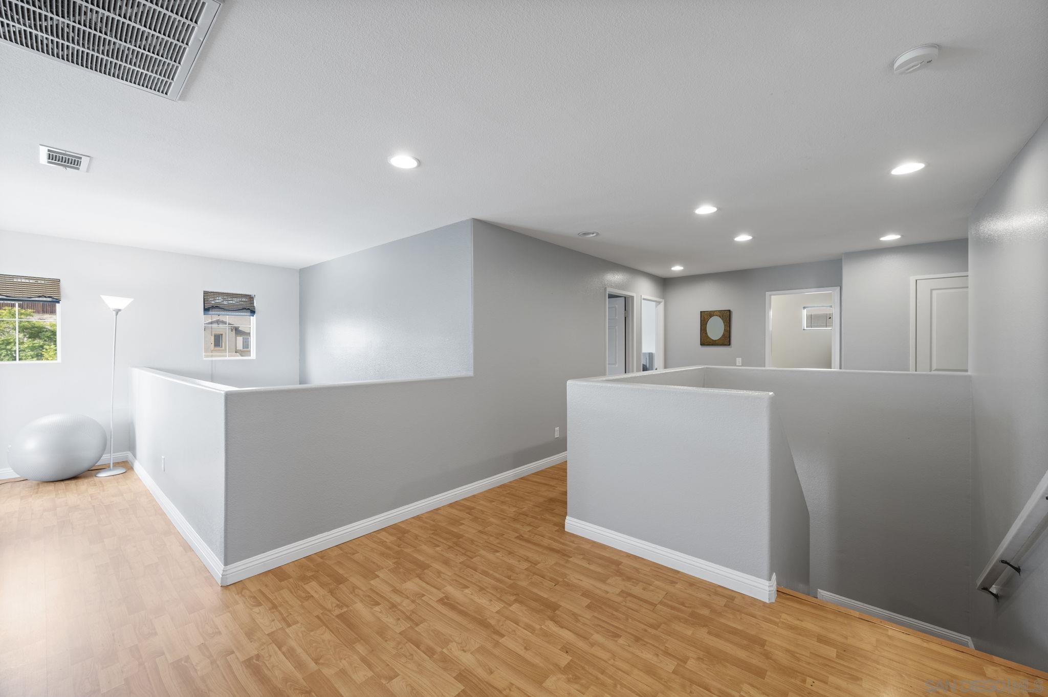 Detail Gallery Image 14 of 35 For 984  Manteca Dr., Oceanside,  CA 92057 - 4 Beds | 3 Baths