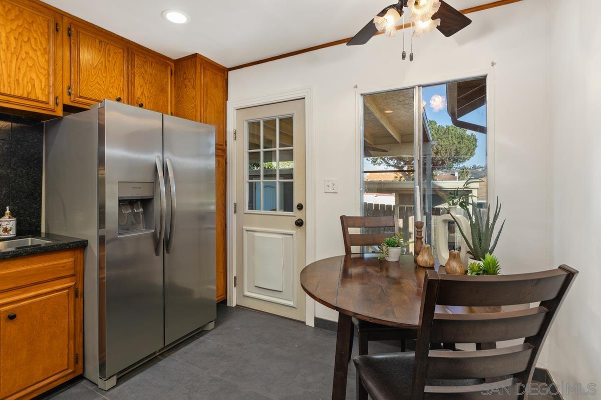 Detail Gallery Image 13 of 29 For 2707  Sweetwater Rd, Spring Valley,  CA 91977 - 3 Beds | 2 Baths