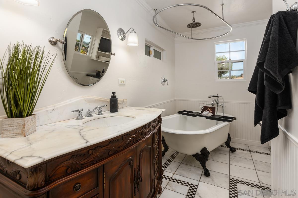 Detail Gallery Image 15 of 29 For 2707  Sweetwater Rd, Spring Valley,  CA 91977 - 3 Beds | 2 Baths