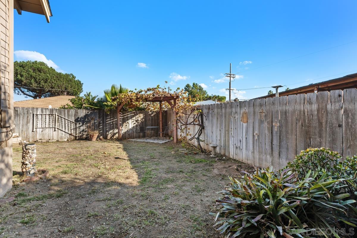 Detail Gallery Image 20 of 29 For 2707  Sweetwater Rd, Spring Valley,  CA 91977 - 3 Beds | 2 Baths