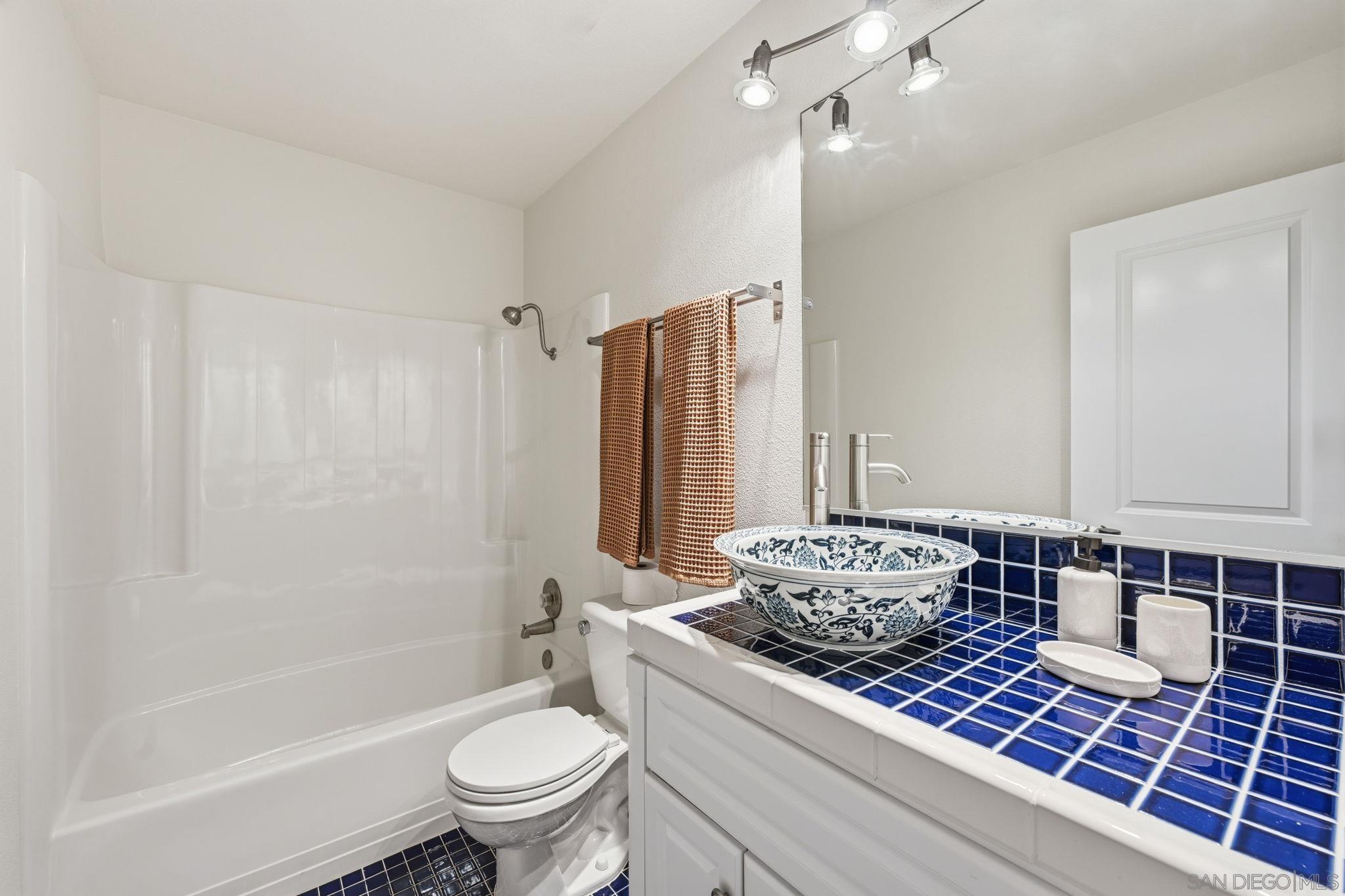 Detail Gallery Image 33 of 40 For 17570  Montero Rd, San Diego,  CA 92128 - 5 Beds | 3 Baths